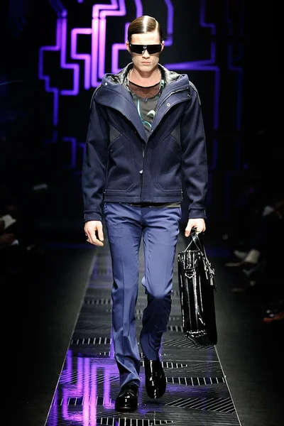 Look 24